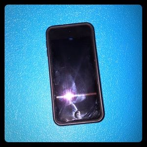 Im selling this ipod 6th gen